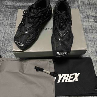 BALENCIAGA(スニーカー ・ シルバー/銀色系)のフリマアイテム一覧 BALENCIAGA(スニーカー ・ シルバー/銀色系)のフリマアイテム一覧