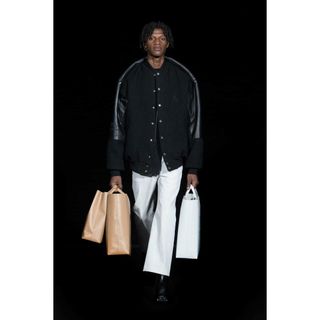 BALENCIAGA(スタジャン)のフリマアイテム一覧 BALENCIAGA(スタジャン)のフリマアイテム一覧