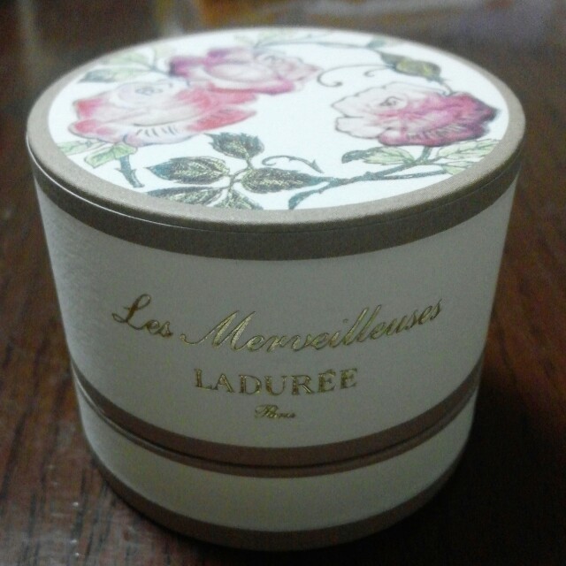 Les Merveilleuses LADUREE(レメルヴェイユーズラデュレ)のレ・メルヴェイユーズラデュレのチーク コスメ/美容のベースメイク/化粧品(その他)の商品写真