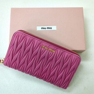 MIU MIU(財布)のフリマアイテム一覧 MIU MIU(財布)のフリマアイテム一覧