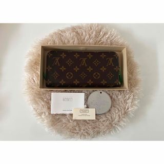 LOUIS VUITTON(財布 ・ グリーン・カーキ/緑色系)のフリマ LOUIS VUITTON(財布 ・ グリーン・カーキ/緑色系)のフリマ
