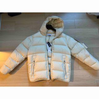 STONE ISLAND(ダウンジャケット ・ ホワイト/白色系)のフリマ STONE ISLAND(ダウンジャケット ・ ホワイト/白色系)のフリマ