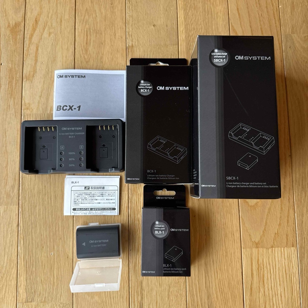 OM SYSTEM 　　SBCX-1 リチウムイオン充電器電池セット