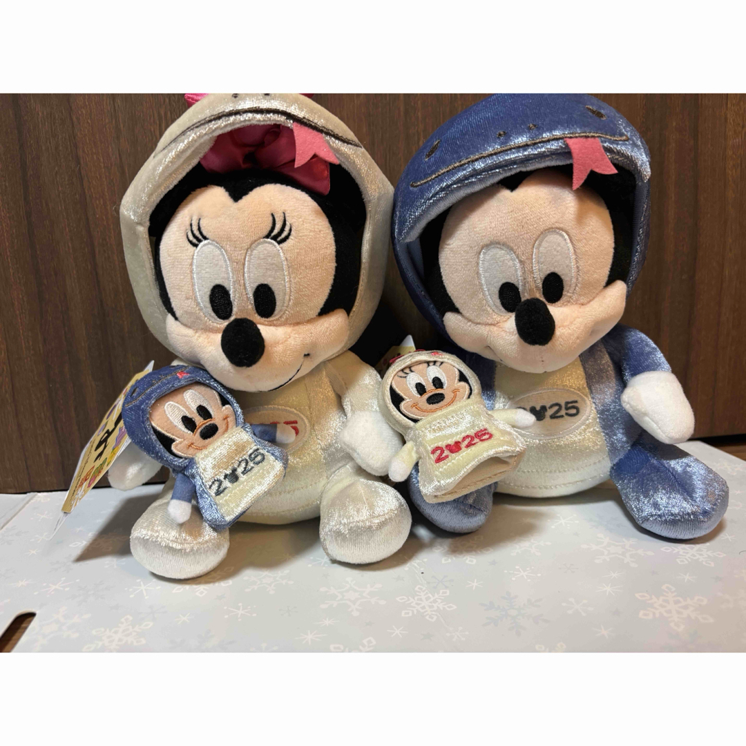 ミッキーマウス - 新品タグ付き　ディズニー　ミッキーミニー　干支　2025年　指人形付きぬいぐるみ