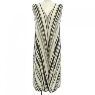 PLEATS PLEASE ISSEY MIYAKE(ひざ丈ワンピース ・ グレー/灰色 PLEATS PLEASE ISSEY MIYAKE(ひざ丈ワンピース ・ グレー/灰色