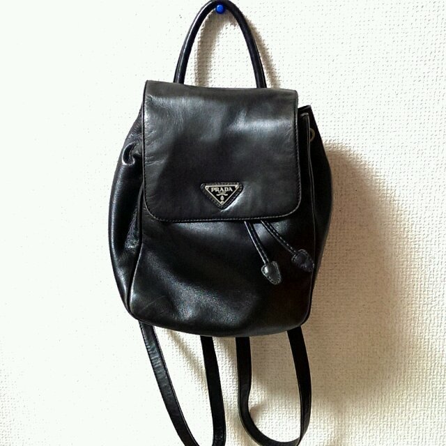 PRADA(プラダ)のレア♥PRADA♥ALL本革の黒リュック レディースのバッグ(リュック/バックパック)の商品写真