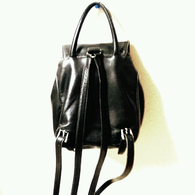PRADA(プラダ)のレア♥PRADA♥ALL本革の黒リュック レディースのバッグ(リュック/バックパック)の商品写真