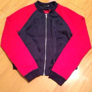 フォーエバートゥエンティーワン(FOREVER 21)のFOREVER２１☆バイカラーブルゾン(ブルゾン)
