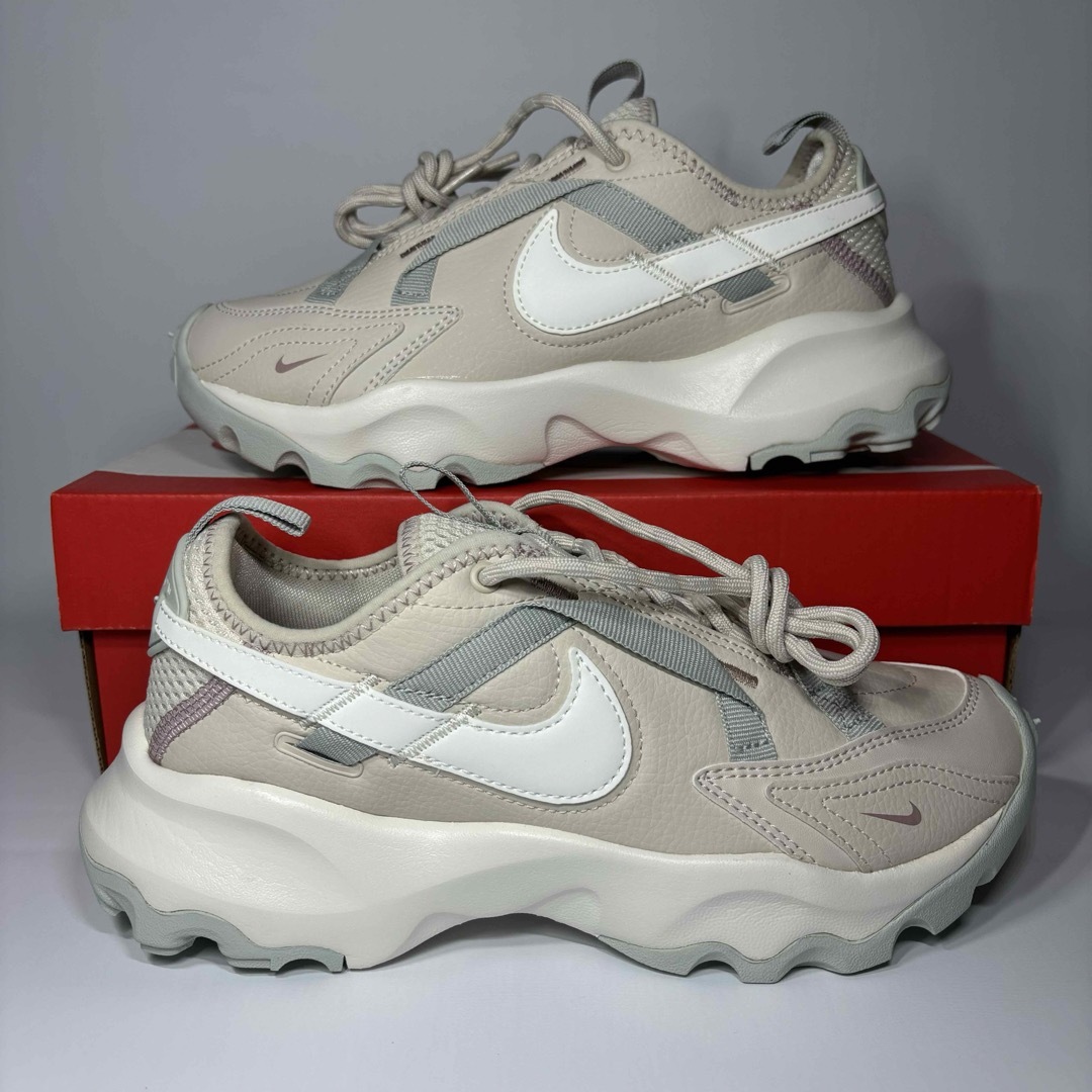 NIKE - ナイキ ウィメンズ TC 7900 ライトオールウッドブラウン NIKE - ナイキ ウィメンズ TC 7900 ライトオールウッドブラウン