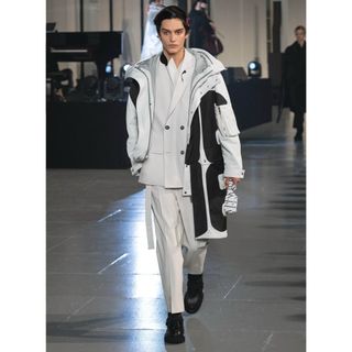 VALENTINO - 【約30万・新品】VALENTINO ヴァレンティノ VALENTINO - 【約30万・新品】VALENTINO ヴァレンティノ