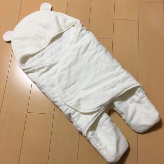 アカチャンホンポ(アカチャンホンポ)の【coco様専用】足＆フード付き おくるみ ミッキー(おくるみ/ブランケット)