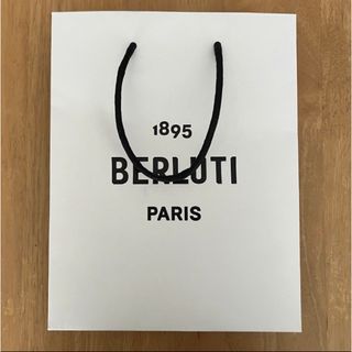 BERLUTI(ショップ袋)のフリマアイテム一覧 BERLUTI(ショップ袋)のフリマアイテム一覧