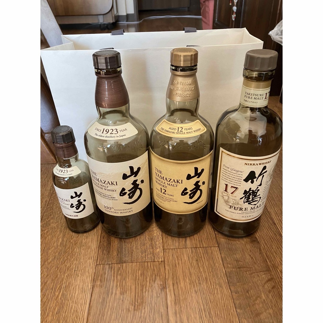 サントリー(サントリー)の竹鶴17年 山崎12年 山崎 ミニボトル他 空き瓶 インテリア/住まい/日用品のキッチン/食器(容器)の商品写真