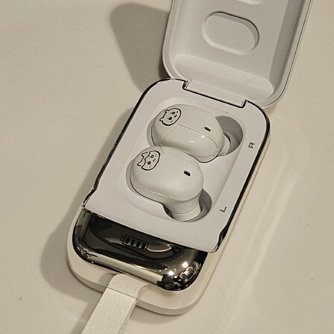 ちいかわ - ちいかわ ワイヤレス イヤホン Bluetooth ハチワレの ちいかわ - ちいかわ ワイヤレス イヤホン Bluetooth ハチワレの