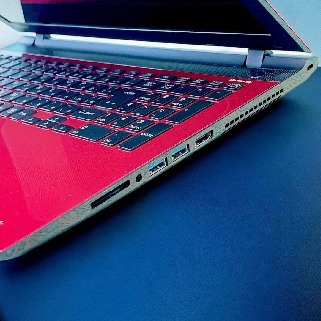 サクサク動く✨️Corei7✨️おしゃれ赤✨️薄型ノートパソコン サクサク動く✨️Corei7✨️おしゃれ赤✨️薄型ノートパソコン