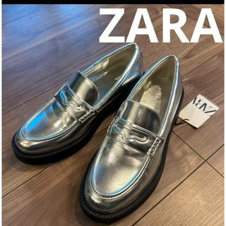 ZARA - 【ほぼ新品】ZARA レザーブロックヒール ローファー 36の ZARA - 【ほぼ新品】ZARA レザーブロックヒール ローファー 36の