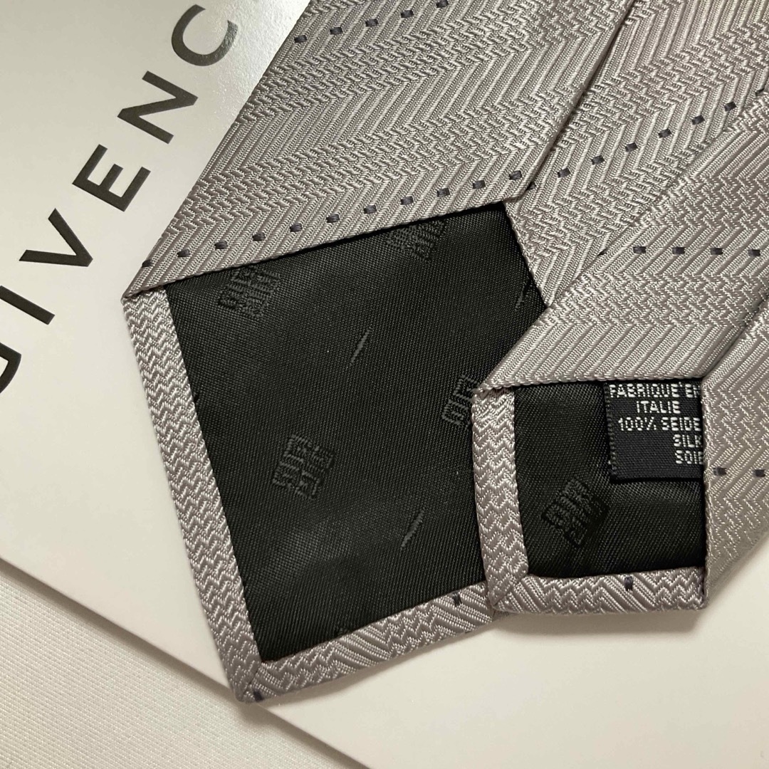 ジバンシー GIVENCHY ネクタイ 8.5cm幅 ストライプ グレー 12 ジバンシー GIVENCHY ネクタイ 8.5cm幅 ストライプ グレー 12