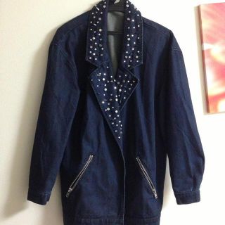 フォーエバートゥエンティーワン(FOREVER 21)のスタッズビック デニムジャケット♪(Gジャン/デニムジャケット)