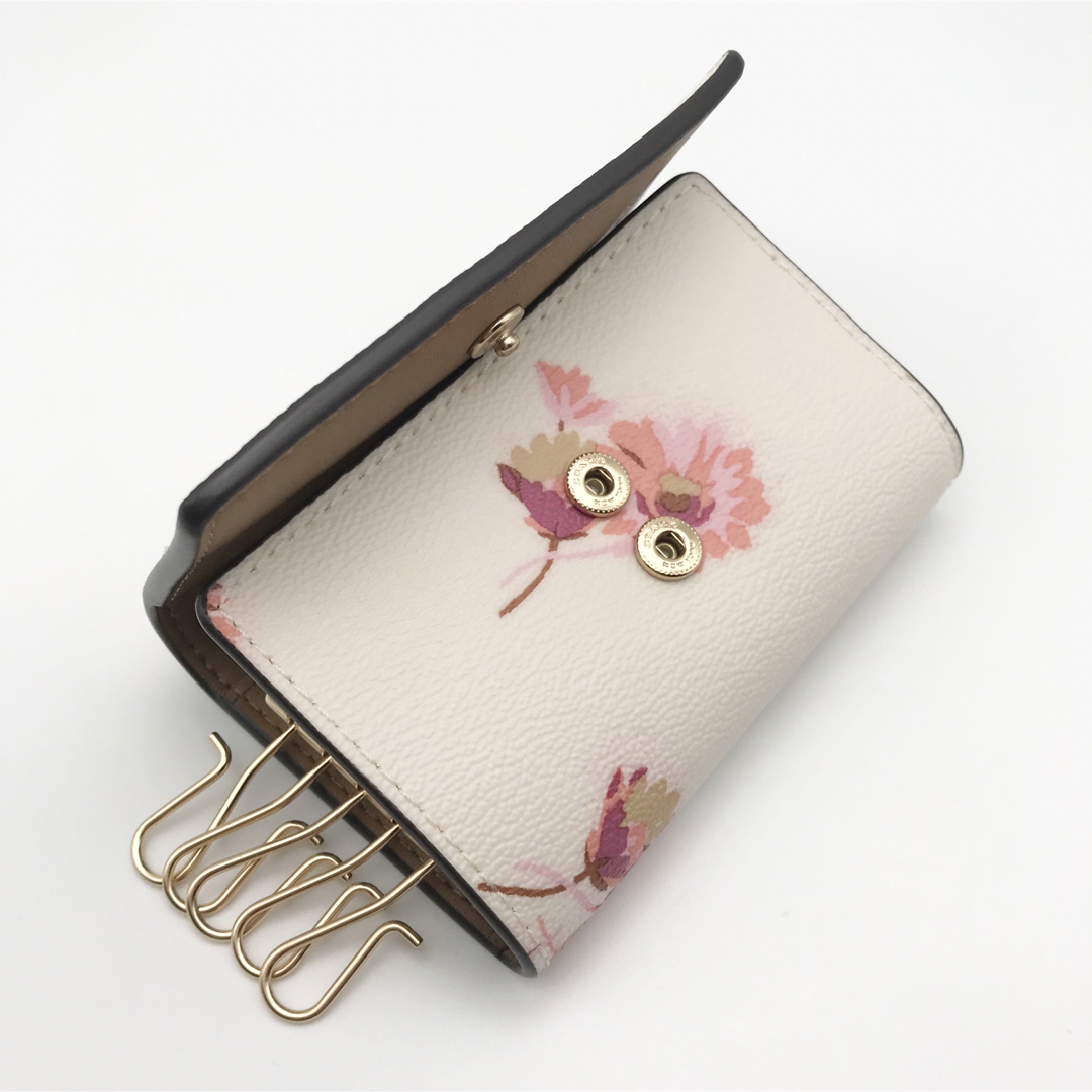 COACH 大人気! 5リング キーケース ウィズ マルチ フローラル 新品 COACH 大人気! 5リング キーケース ウィズ マルチ フローラル 新品