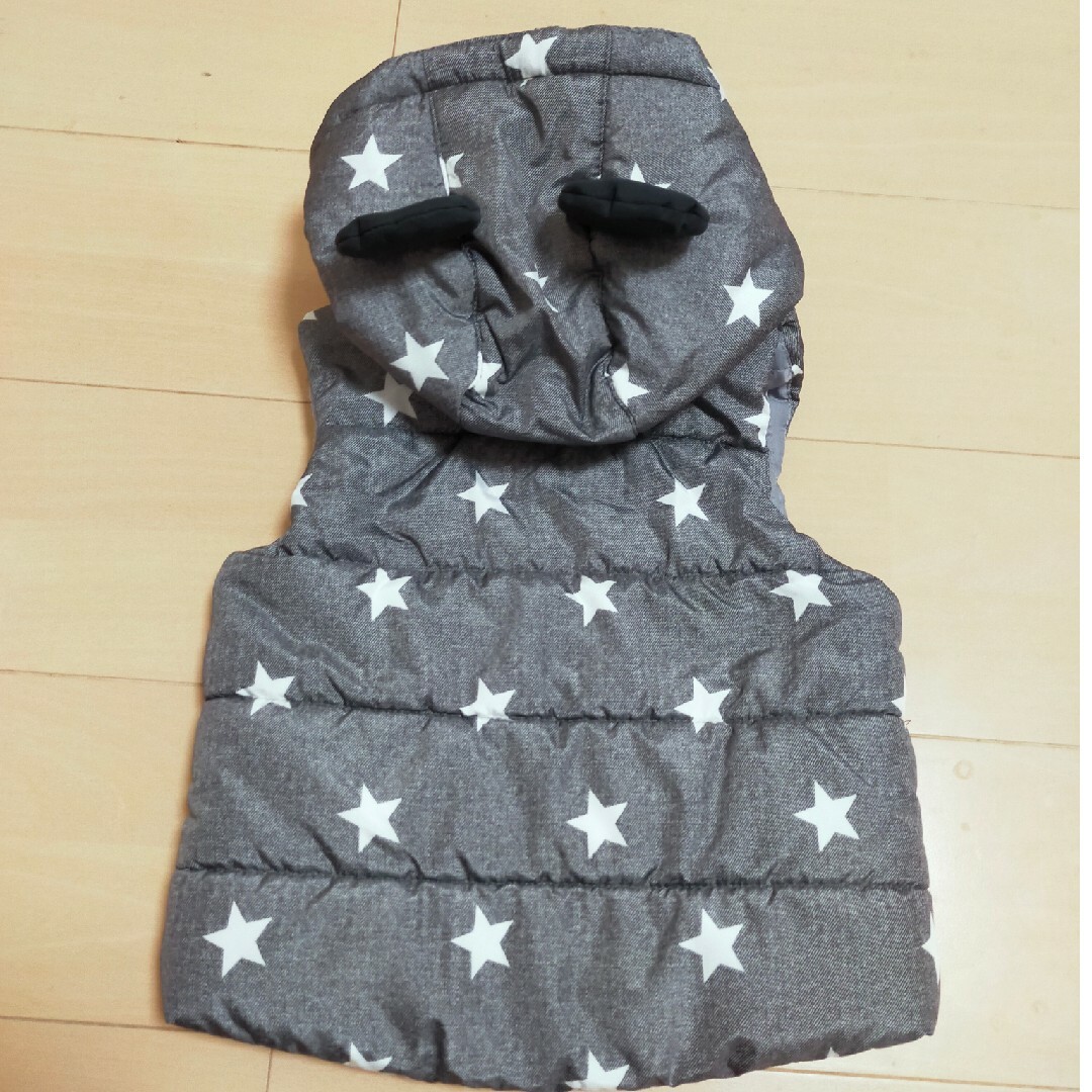 H&M(エイチアンドエム)の★冬物SALE【Disney】ミッキーダウンベスト　90cm　★単品OK キッズ/ベビー/マタニティのキッズ服男の子用(90cm~)(ジャケット/上着)の商品写真