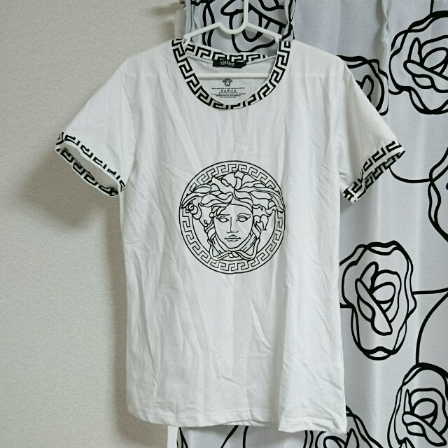 VERSACE(ヴェルサーチ)のミート様専用♡【新品未使用】VERSACHメンズＴシャツ メンズのトップス(Tシャツ/カットソー(半袖/袖なし))の商品写真