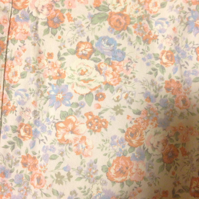 LOWRYS FARM(ローリーズファーム)のローリーズファーム 花柄レギンス レディースのパンツ(デニム/ジーンズ)の商品写真