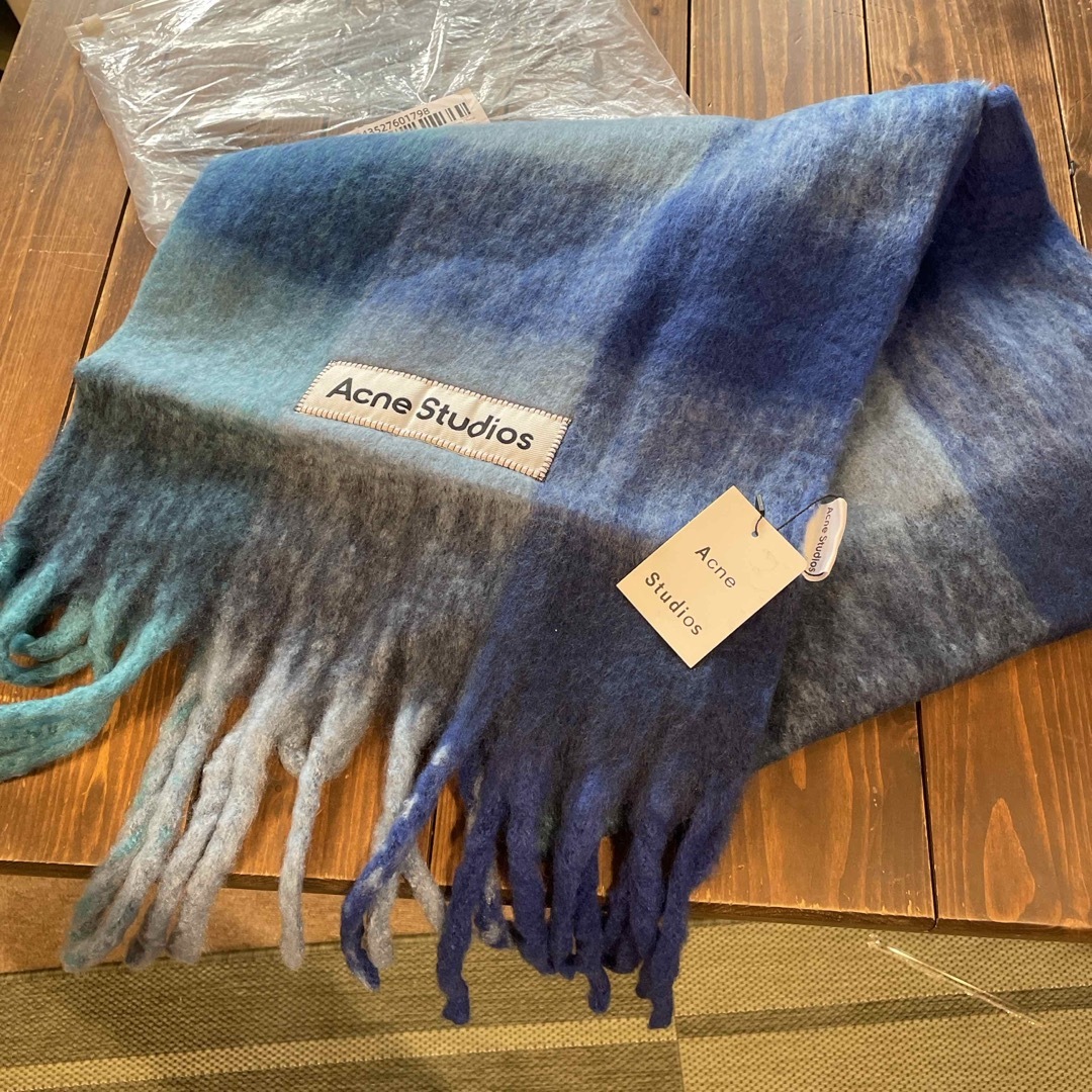 acne studiosアクネマフラーショールブルー系 acne studiosアクネマフラーショールブルー系