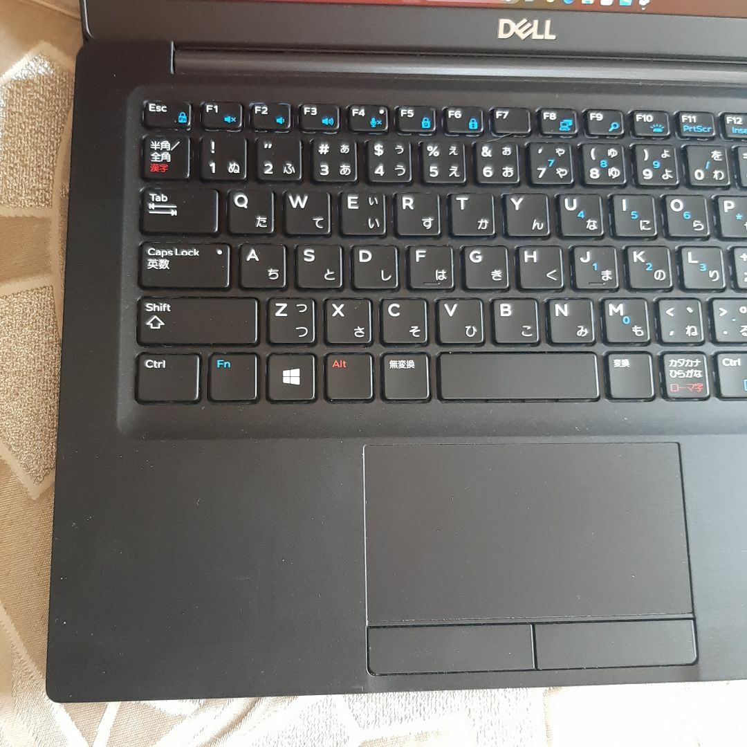 DELL ◎ 7390 8世代 i5 8350U ◎ 256G 16G FHD DELL ◎ 7390 8世代 i5 8350U ◎ 256G 16G FHD