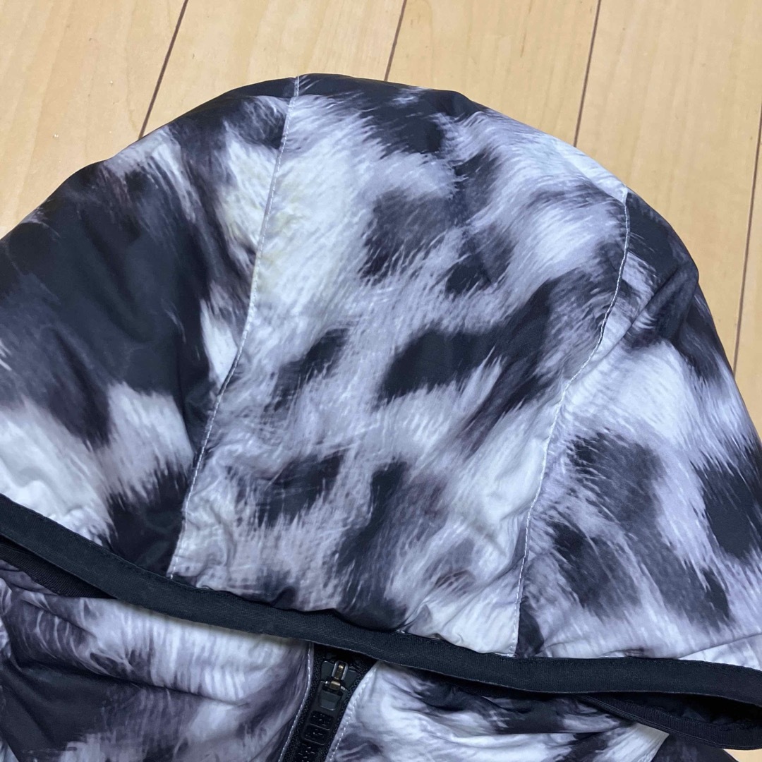 NIKE - NIKE ナイキ フード付きダウンジャケット 総柄 白黒 XL NIKE - NIKE ナイキ フード付きダウンジャケット 総柄 白黒 XL