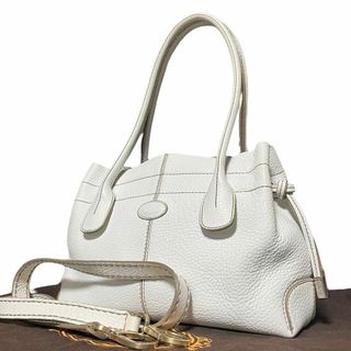TOD'S(バッグ ・ ホワイト/白色系)のフリマアイテム一覧 TOD'S(バッグ ・ ホワイト/白色系)のフリマアイテム一覧