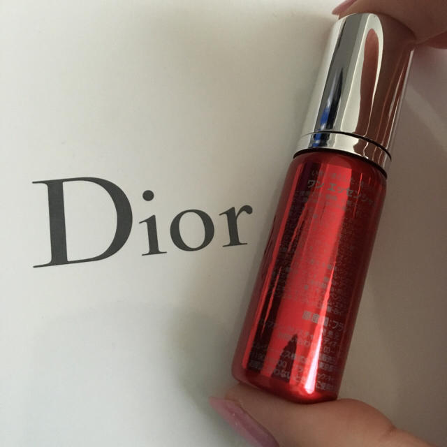 Christian Dior(クリスチャンディオール)の新品未使用♡Dior ワンエッセンシャル美容液♡ コスメ/美容のスキンケア/基礎化粧品(美容液)の商品写真