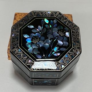中国 螺鈿細工 らでんさいく 縁起の良い八角 小箱、宝石箱、香合 中国 螺鈿細工 らでんさいく 縁起の良い八角 小箱、宝石箱、香合