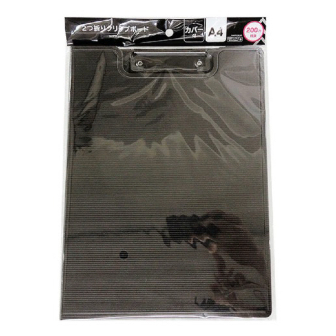 DAISO(ダイソー)のダイソークリップボード(カバー付き、PP、A4) インテリア/住まい/日用品の文房具(ファイル/バインダー)の商品写真