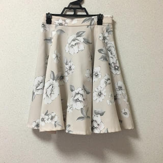 トランテアンソンドゥモード(31 Sons de mode)の超美品♡花柄スカート(ひざ丈スカート)