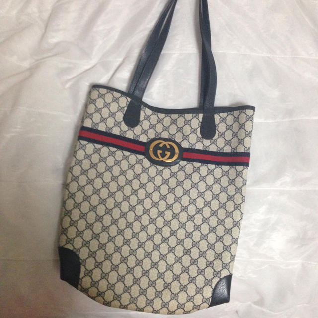 Gucci(グッチ)のママや学生さんに♡GUCCIレザートート レディースのバッグ(トートバッグ)の商品写真