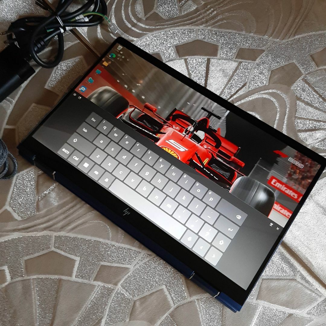13インチ HP ドラゴンフラ タッチ液晶 8世代 i5 13インチ HP ドラゴンフラ タッチ液晶 8世代 i5