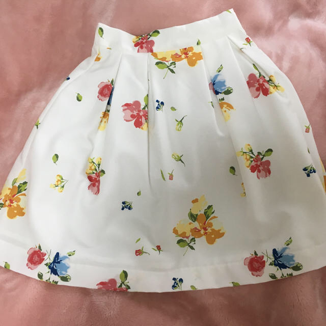 MERCURYDUO(マーキュリーデュオ)のマーキュリーデュオ花柄スカート レディースのスカート(ミニスカート)の商品写真