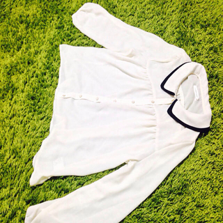 ローリーズファーム(LOWRYS FARM)の白いシャツ(シャツ/ブラウス(長袖/七分))
