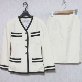 CHANEL(スーツ ・ ホワイト/白色系)のフリマアイテム一覧 CHANEL(スーツ ・ ホワイト/白色系)のフリマアイテム一覧