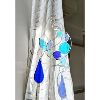 ステンドグラス 青い鳥とお花リーフのサンキャッチャーの通販 by ステンドグラス 青い鳥とお花リーフのサンキャッチャーの通販 by