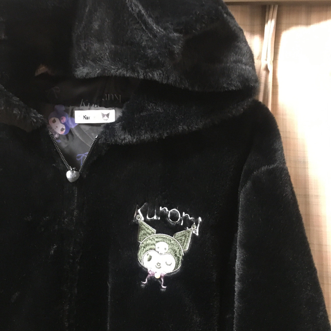 サンリオ - 新品 サンリオ クロミ 耳付きシルキーファーブルゾン サンリオ - 新品 サンリオ クロミ 耳付きシルキーファーブルゾン