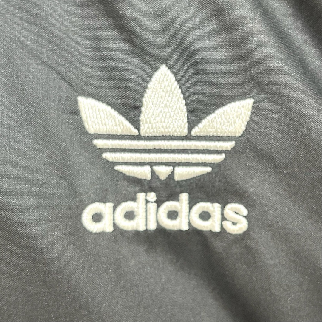 美品 adidas 中綿ナイロンジャケット リバーシブル 黒×緑 でか 美品 adidas 中綿ナイロンジャケット リバーシブル 黒×緑 でか