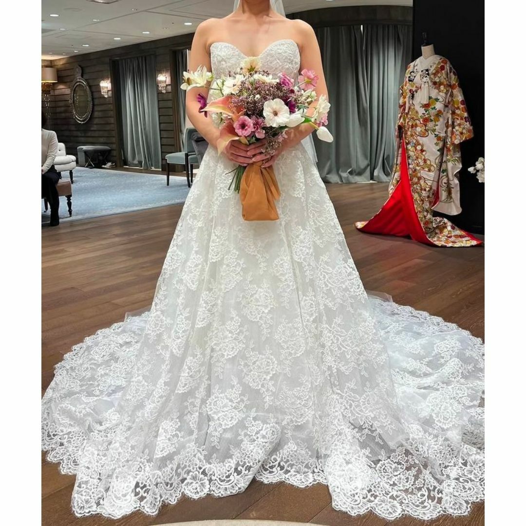 ウェディングドレス ベアトップ 贅沢な小花総レース 華やかなトレーン 結婚式