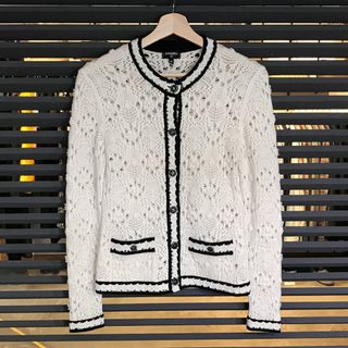 CHANEL - 超美品 シャネル ココマーク カーディガン ホワイト CHANEL - 超美品 シャネル ココマーク カーディガン ホワイト