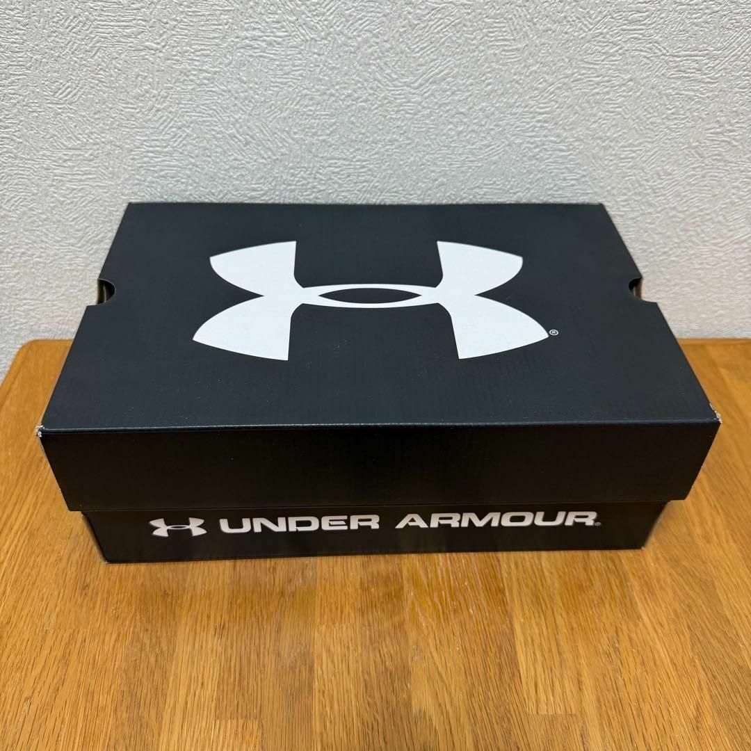 UNDER ARMOUR - 新品 アンダーアーマー ランニングシューズ 赤 UNDER ARMOUR - 新品 アンダーアーマー ランニングシューズ 赤