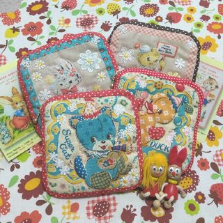 🉐(SALE)レトロメリーボンボンの猫ちゃんふわふわポーチ🐱(ポーチ)