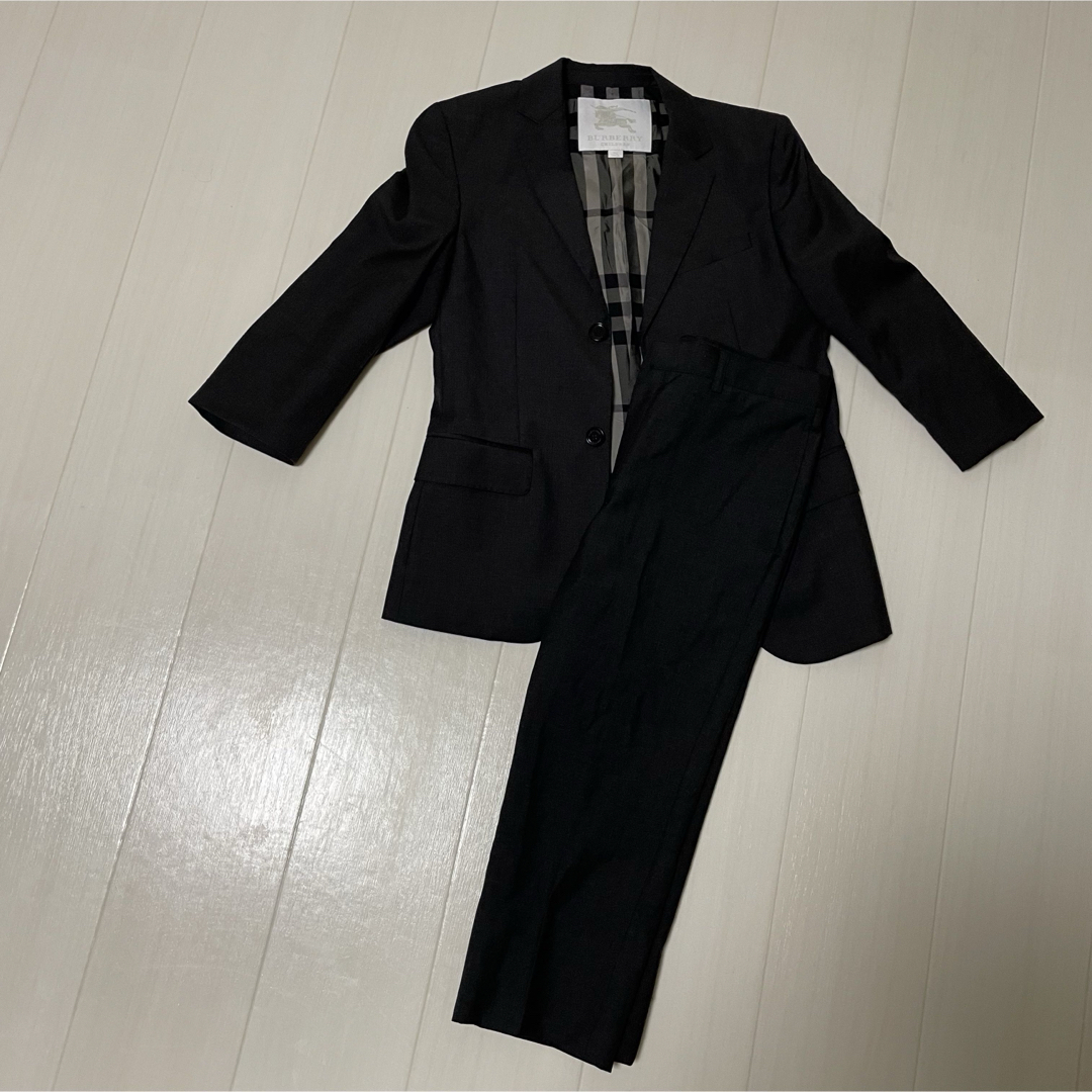 美品☆BURBERRY 卒業式 スーツ セットアップ3点セット 150センチ 美品☆BURBERRY 卒業式 スーツ セットアップ3点セット 150センチ