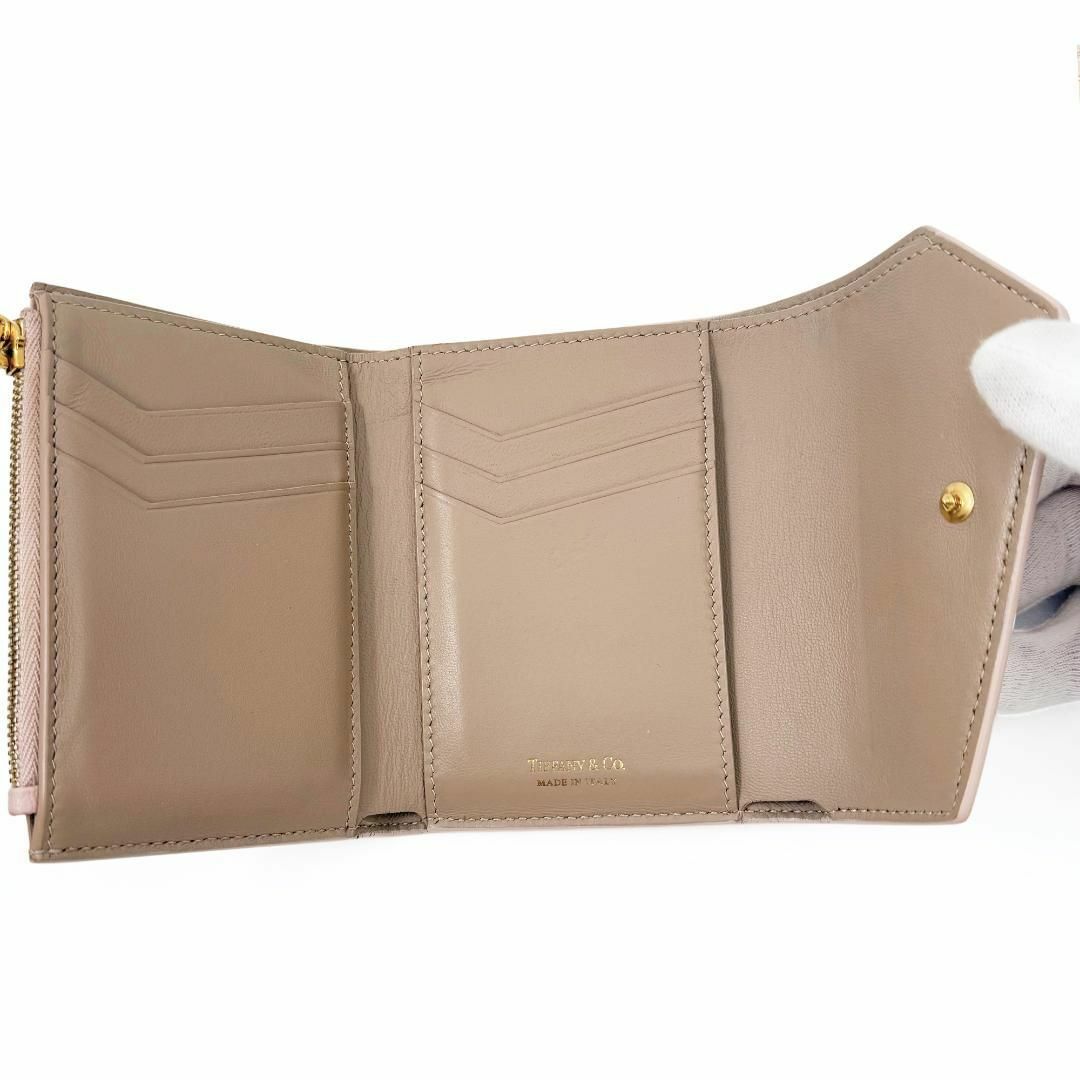 美品 ティファニー 三つ折り財布 Tコレクション ピンク ゴールドロゴ 美品 ティファニー 三つ折り財布 Tコレクション ピンク ゴールドロゴ