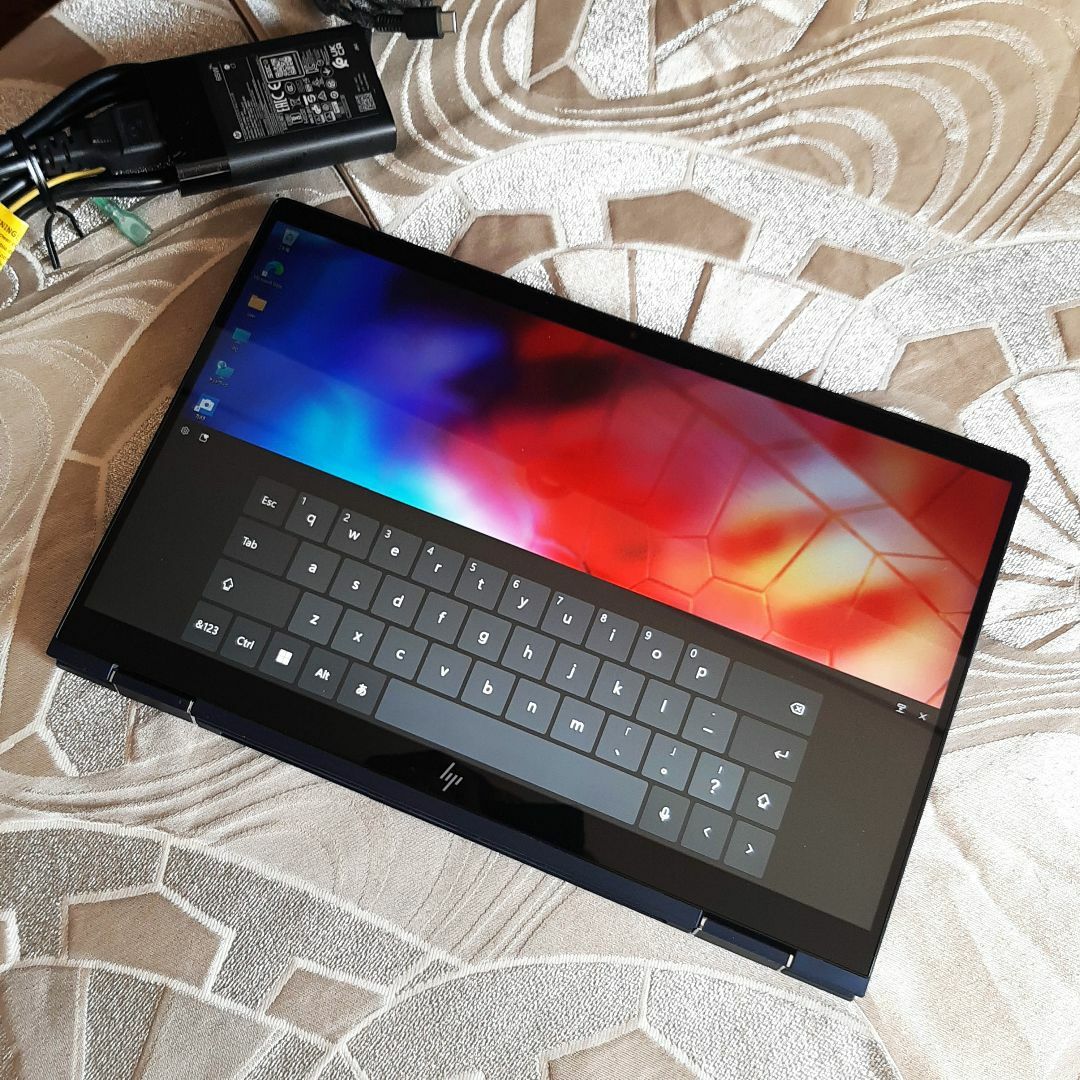 13インチ タッチ 8世代 i5 256G SSD 8G LTE 13インチ タッチ 8世代 i5 256G SSD 8G LTE