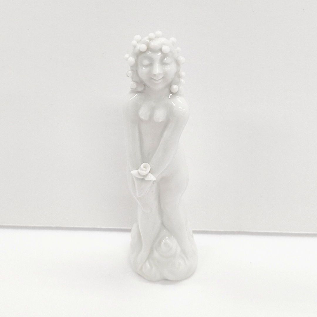 Meissen 薔薇を持つ女性 陶器置物 白磁 Peter Strang オブジェ Meissen 薔薇を持つ女性 陶器置物 白磁 Peter Strang オブジェ